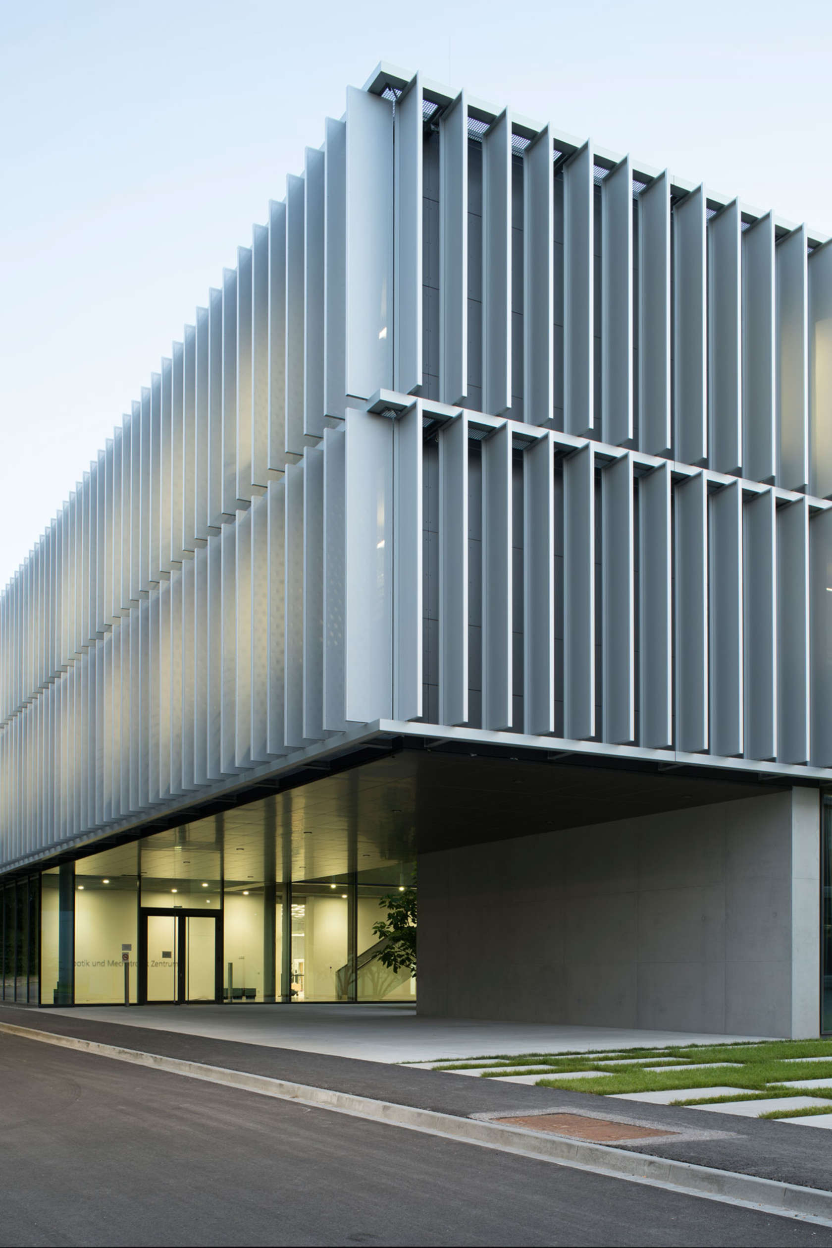 robotics-and-mechatronics-center-architizer