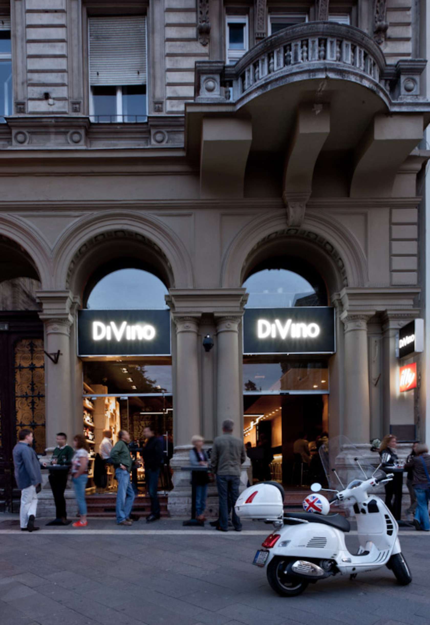 divino wine bar in budapest Architizer