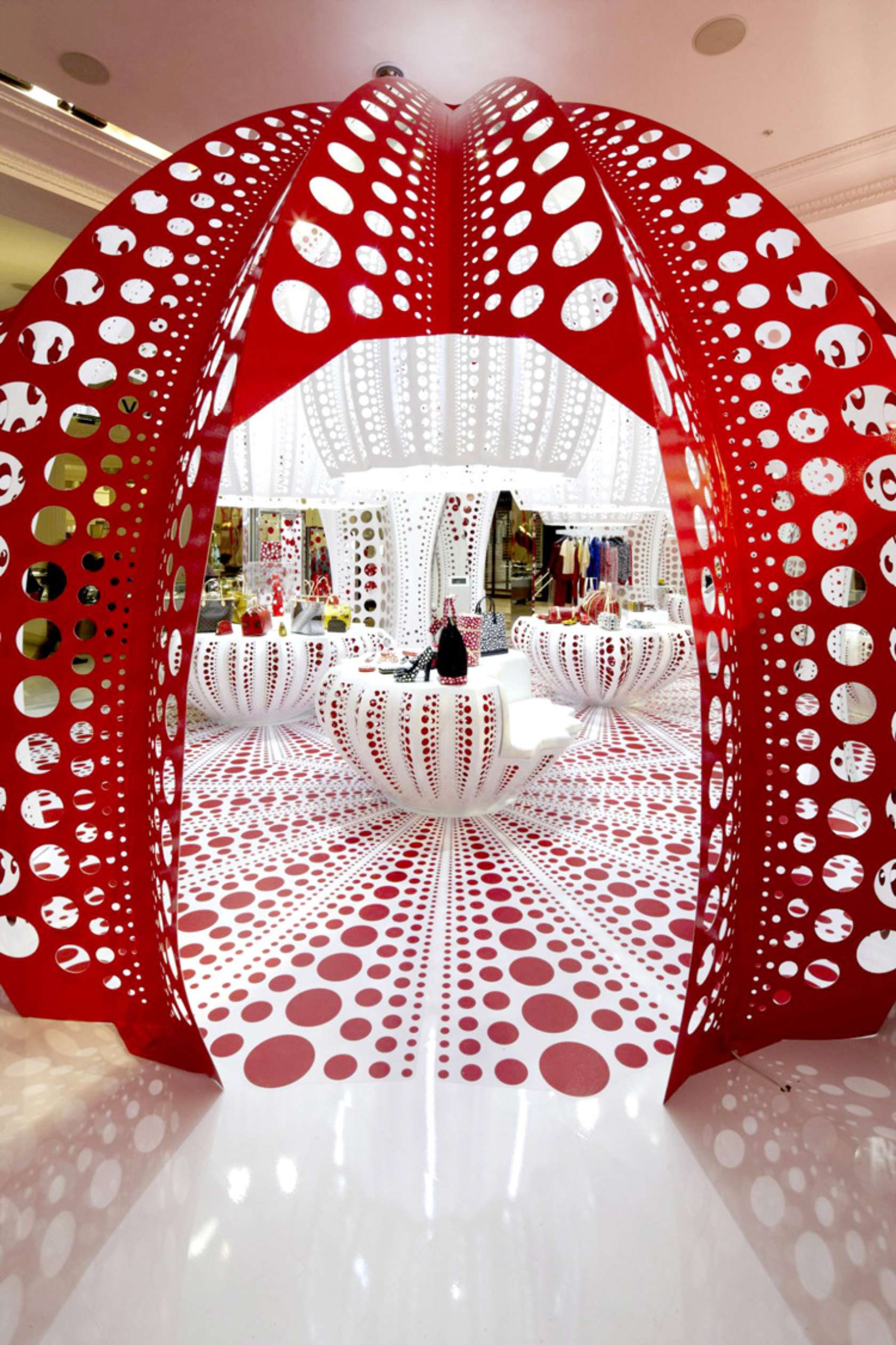 LOUIS VUITTON YAYOI KUSAMA’s pop up store Architizer