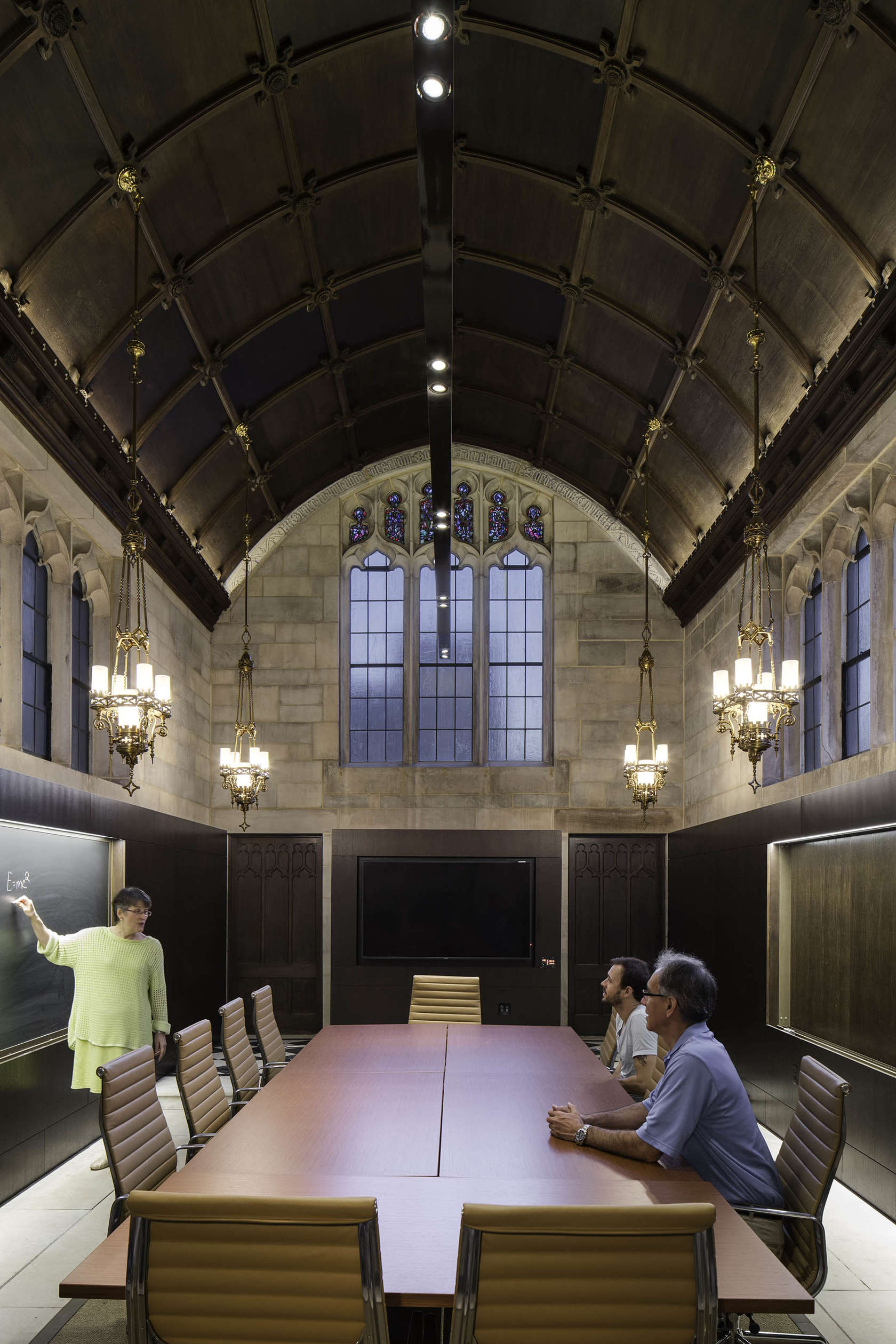 University of Chicago, Saieh Hall for Economics Architizer
