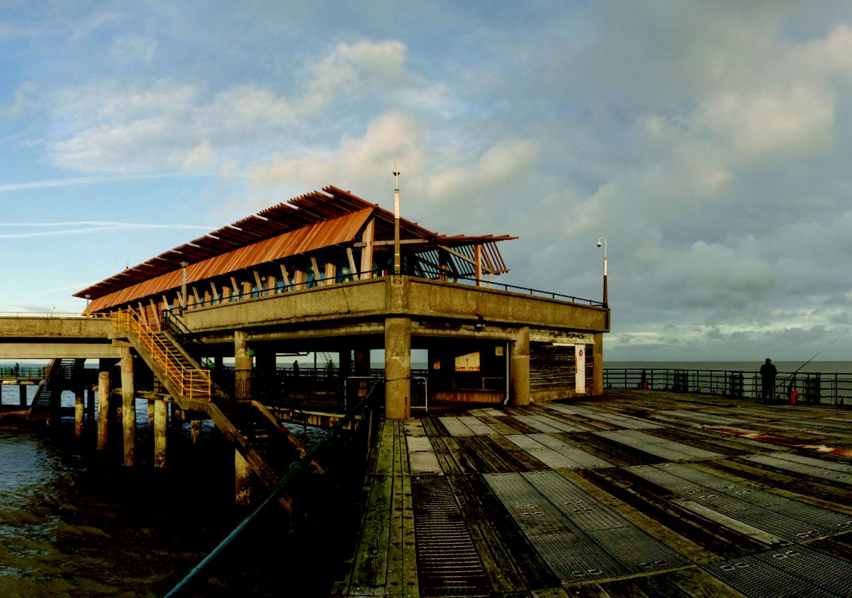CafeBar, Deal Pier Architizer